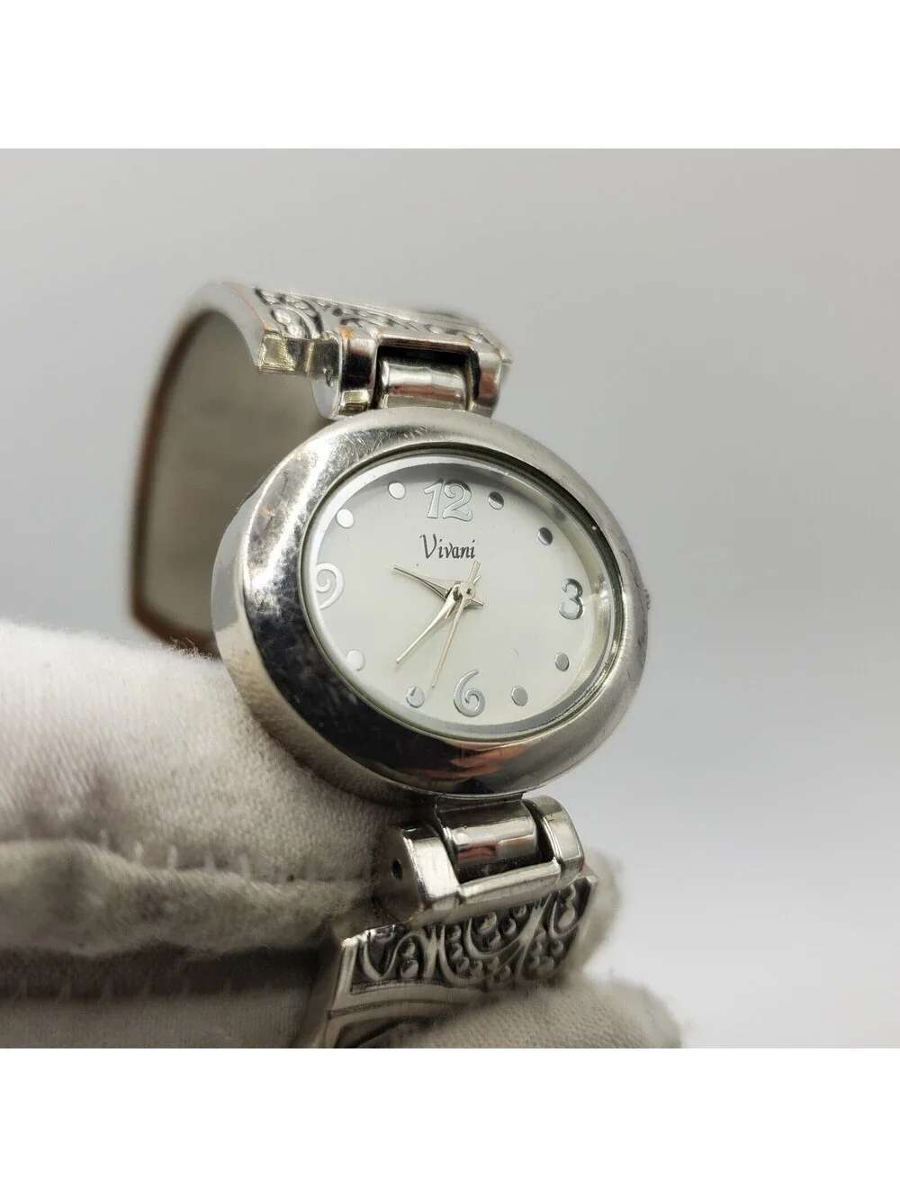 Vivani Quartz Womens Watch 30mm Silver Tone Cuff Band New Battery